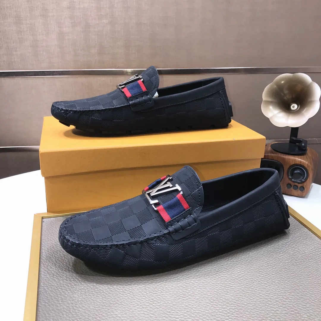 Men's men's shoes 💰420💰 [LV Doudou Shoes] (sheepskin lining) new model is on the market, available on the official website. The new Doudou shoes are processed into single-color materials, and the uppers are made of imported cowhide material. The body of the shoe is fully hemmed with mark thread, and is lined with imported original cowhide leather. The elegant shoe shape is super suitable for all-matching, and the size is 38-44.